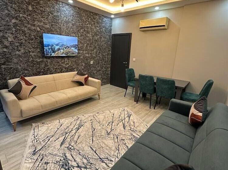 ホテル The Square 30