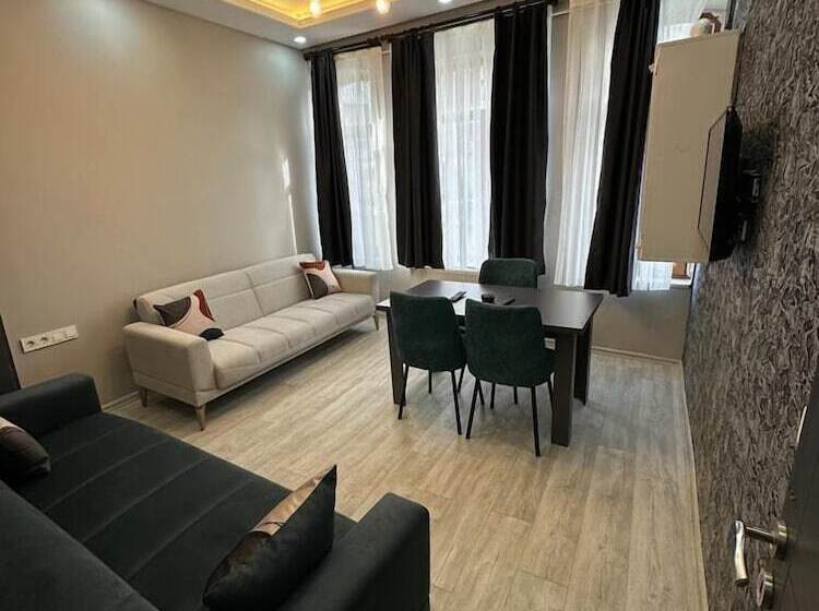 ホテル The Square 30