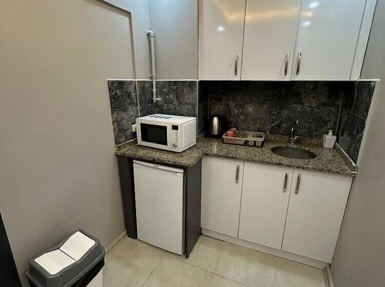 ホテル The Square 30