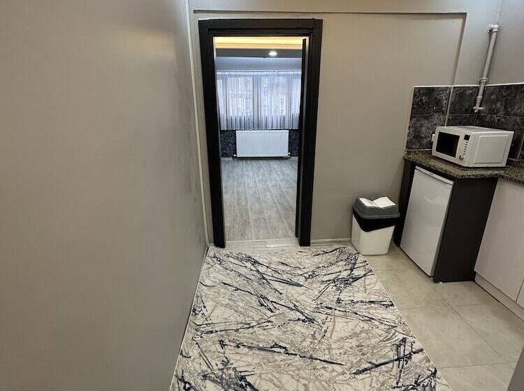 ホテル The Square 30