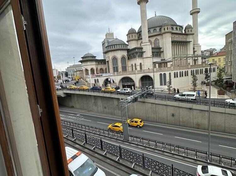 ホテル The Square 30