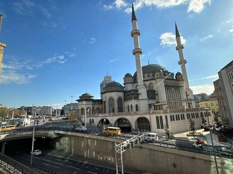 ホテル The Square 30