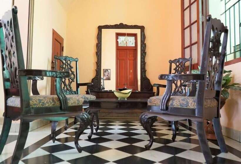 پانسیون Hostal La Isabela