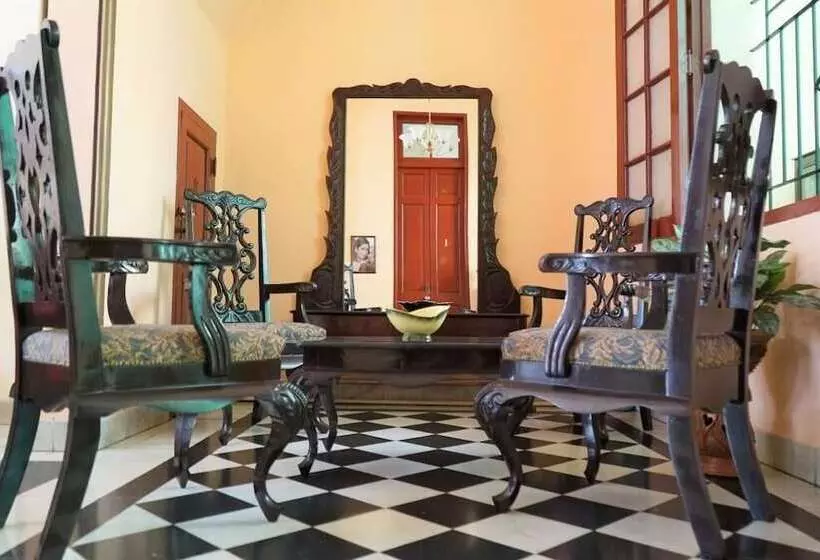 ペンション Hostal La Isabela