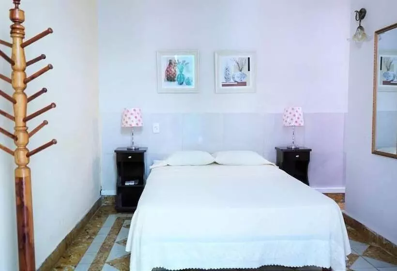 ペンション Hostal La Isabela