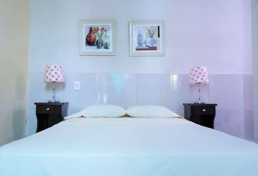 پانسیون Hostal La Isabela