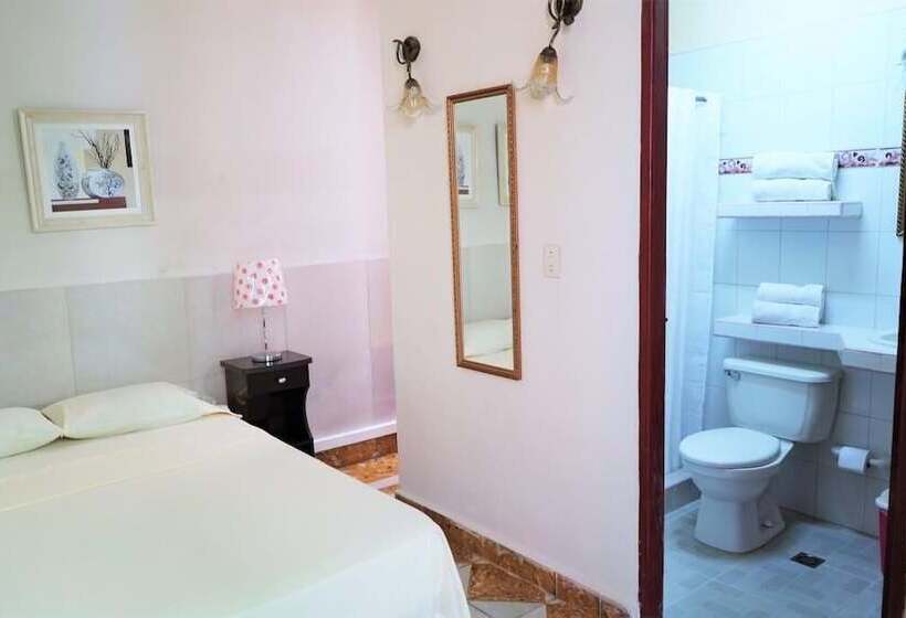 پانسیون Hostal La Isabela