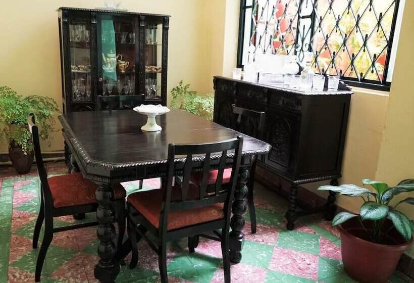 پانسیون Hostal La Isabela