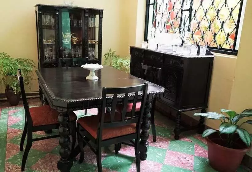 ペンション Hostal La Isabela