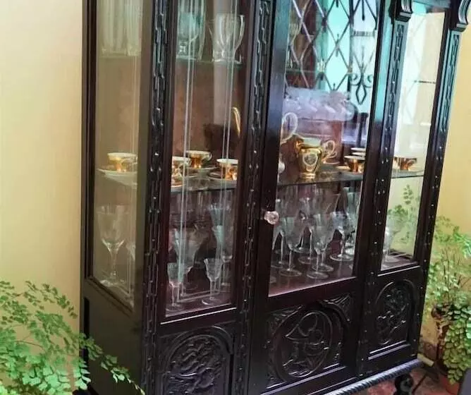 ペンション Hostal La Isabela