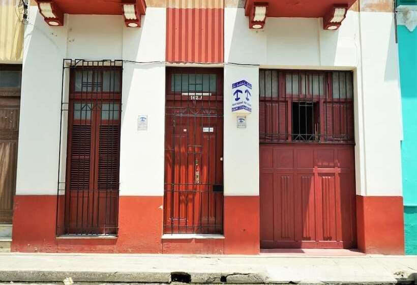 پانسیون Hostal La Isabela