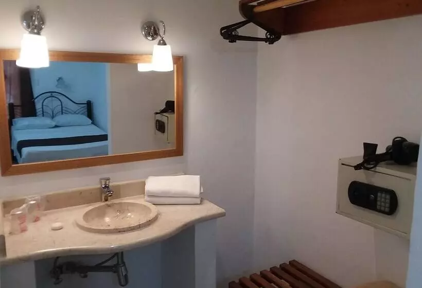 پانسیون Hostal Marina