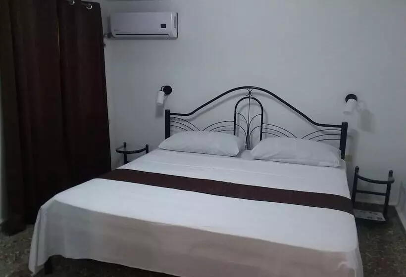 پانسیون Hostal Marina
