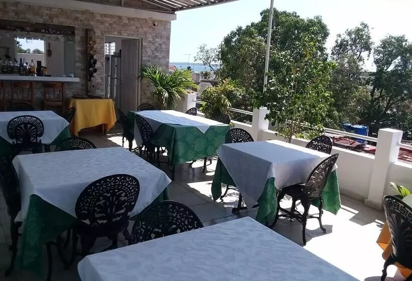 پانسیون Hostal Marina