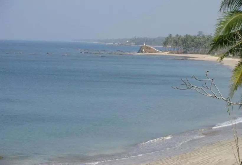 Amazing Chaung Tha Resort