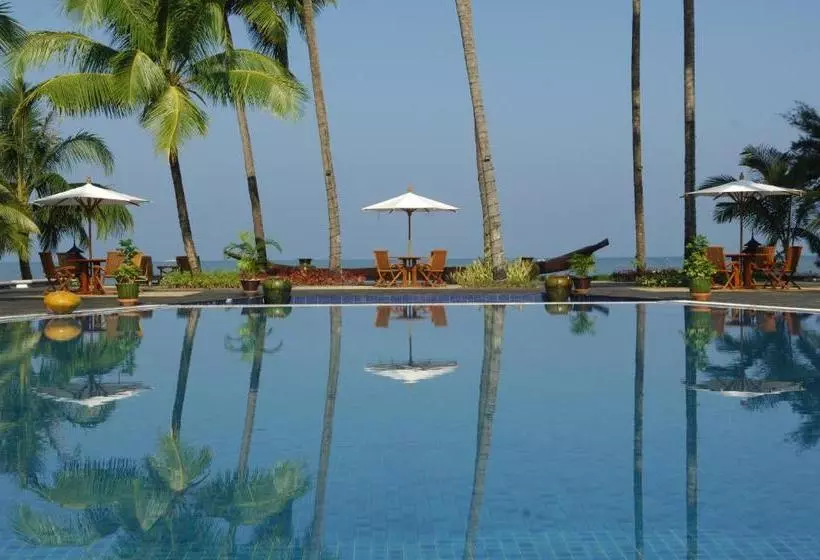 Amazing Chaung Tha Resort