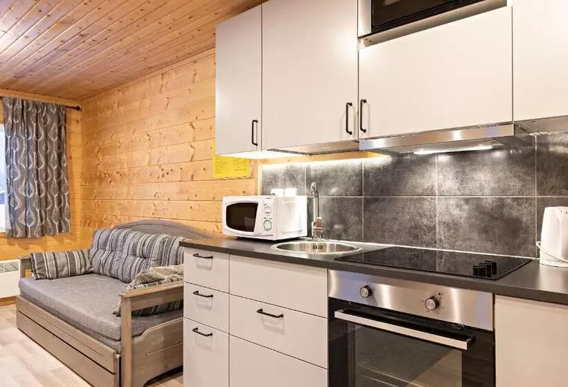 Arctic River Resort