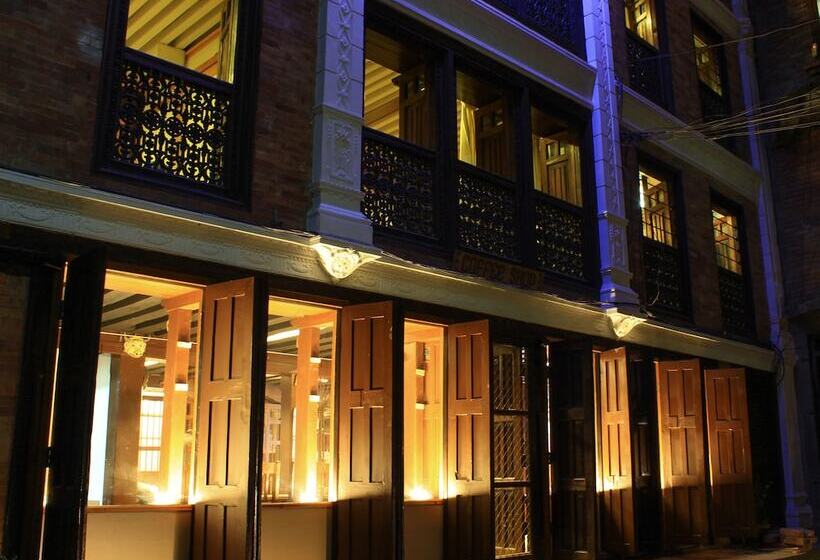 تختخواب و صبحانه Hiranya Guest House