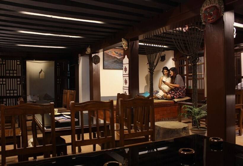 تختخواب و صبحانه Hiranya Guest House