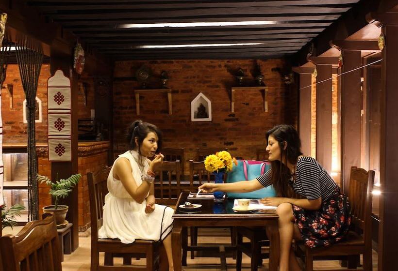 تختخواب و صبحانه Hiranya Guest House