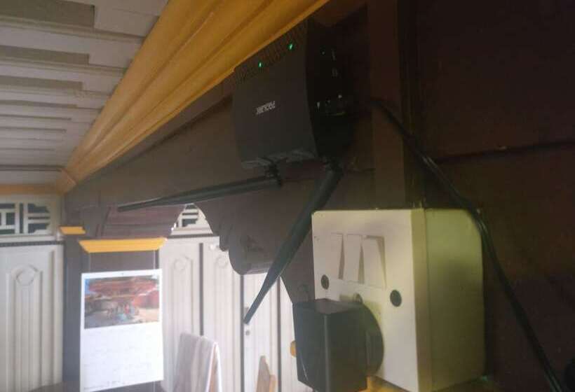 تختخواب و صبحانه Hiranya Guest House