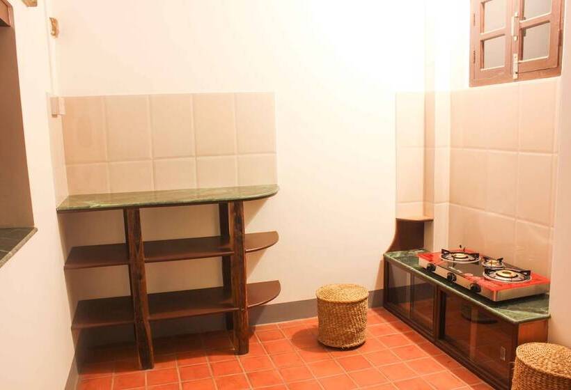 تختخواب و صبحانه Hiranya Guest House