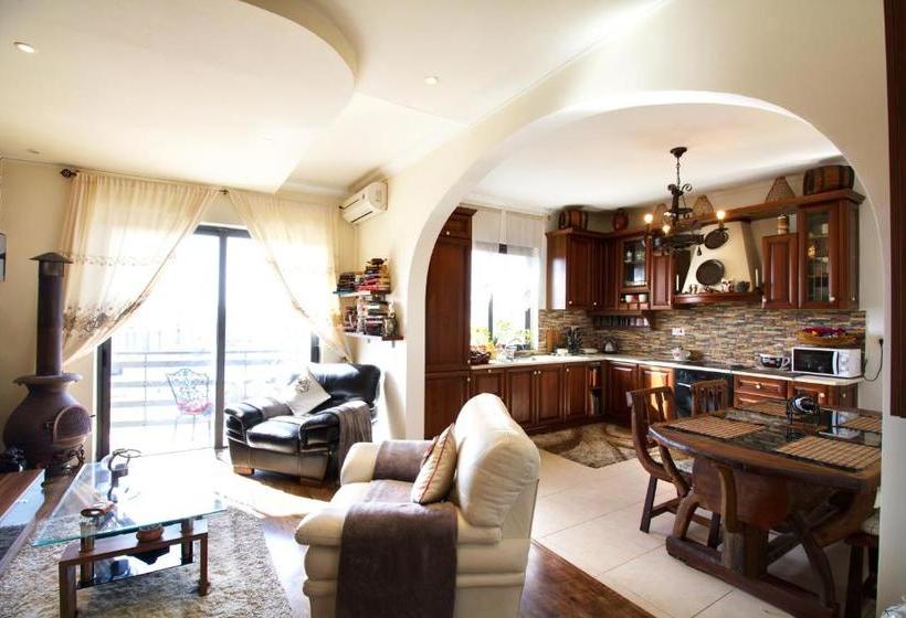 تختخواب و صبحانه Sunshine Court