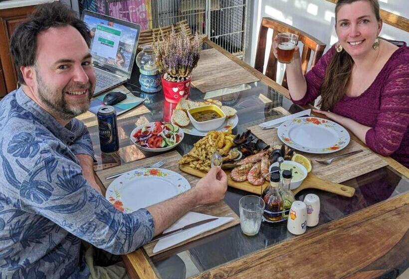 تختخواب و صبحانه Sunshine Court