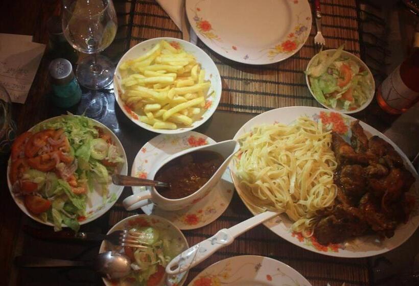 تختخواب و صبحانه Sunshine Court