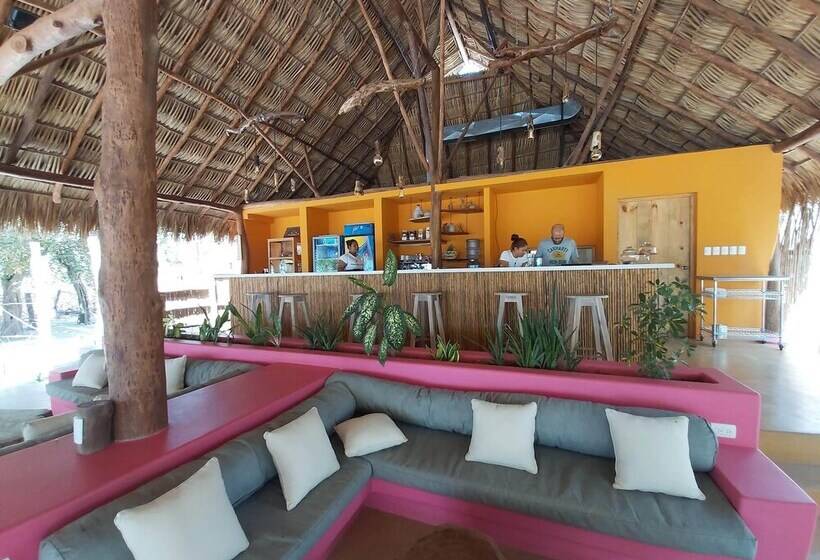 Buena Onda Beach Resort