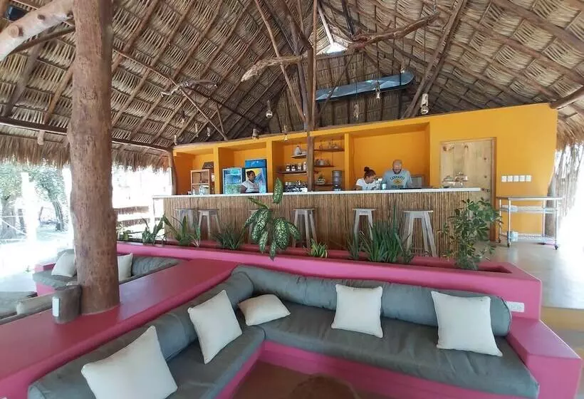 Buena Onda Beach Resort