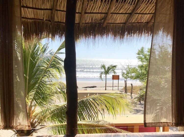 Buena Onda Beach Resort