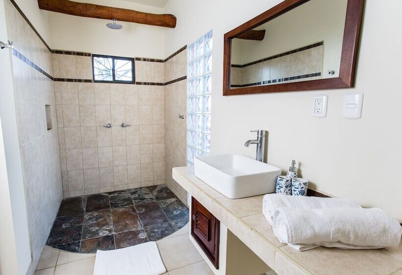 Buena Onda Beach Resort