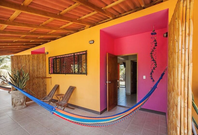 Buena Onda Beach Resort