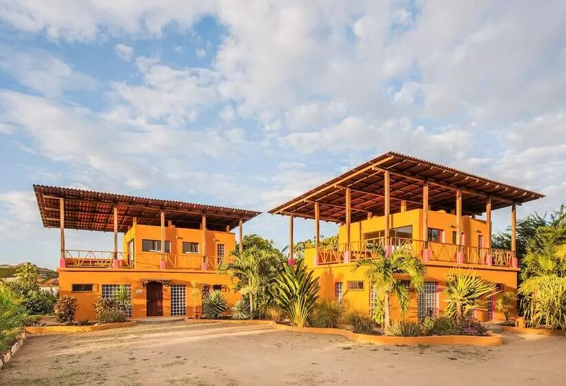 Buena Onda Beach Resort