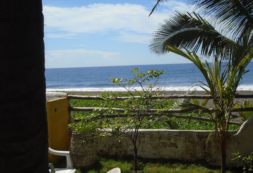 هتل Marbella Eco Lodge