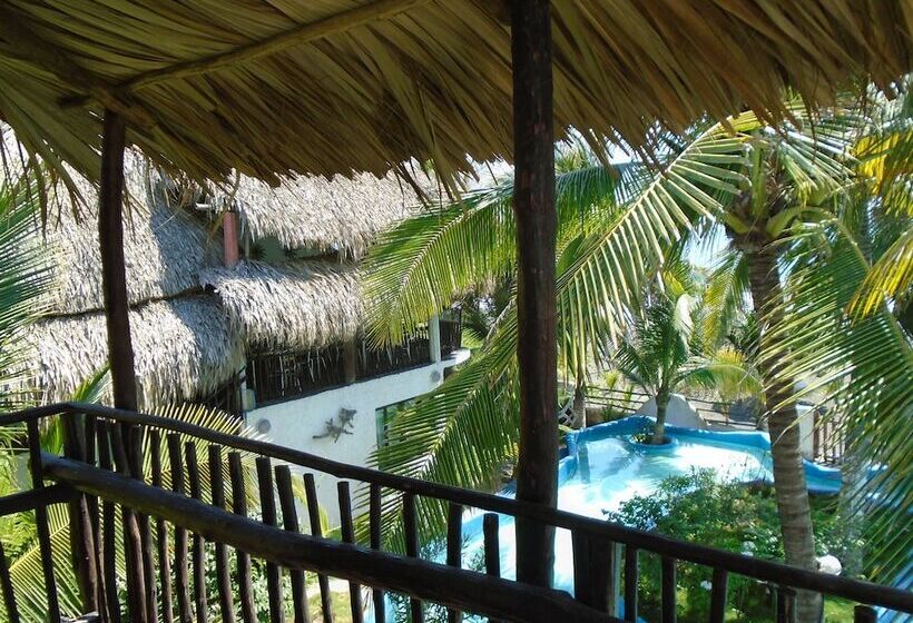 هتل Marbella Eco Lodge