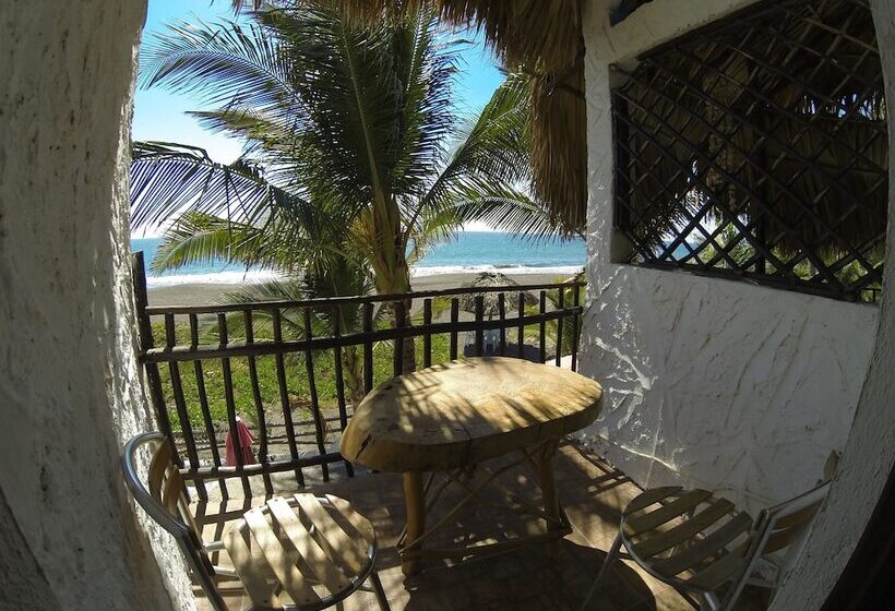 هتل Marbella Eco Lodge