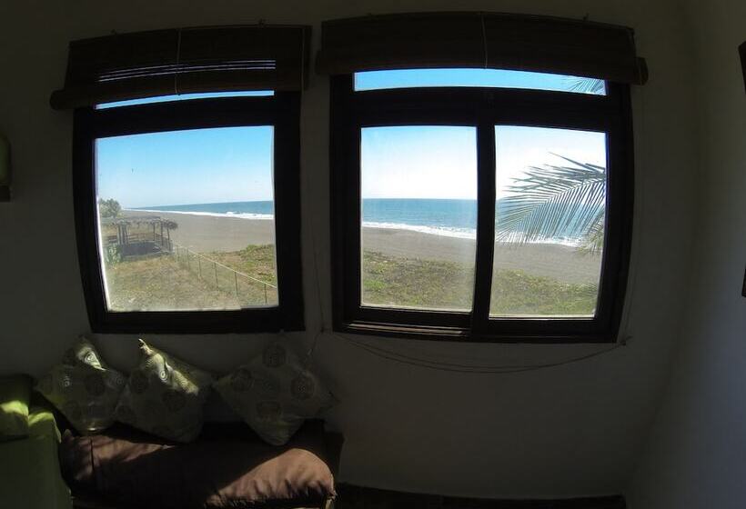 هتل Marbella Eco Lodge