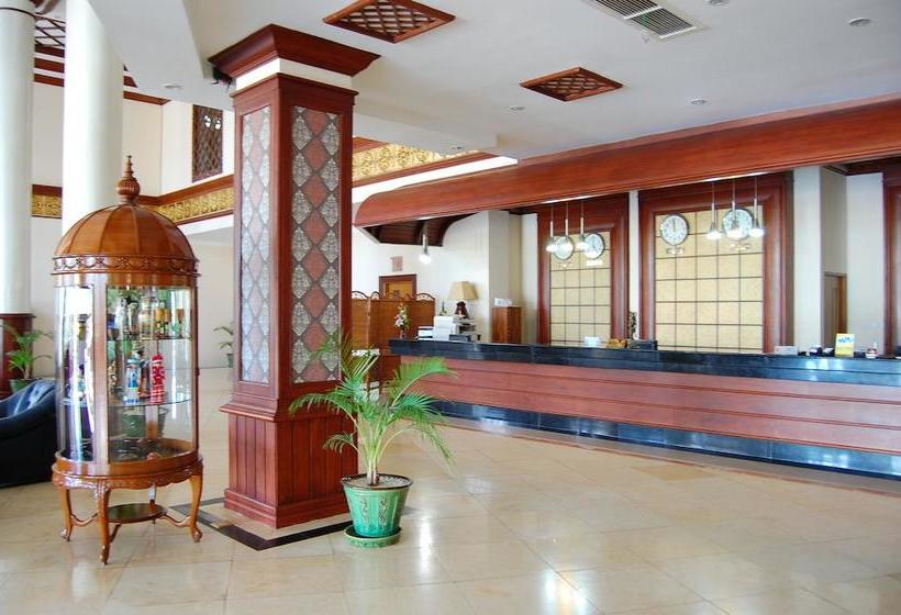 هتل Oattara Thiri