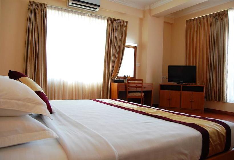 هتل Oattara Thiri