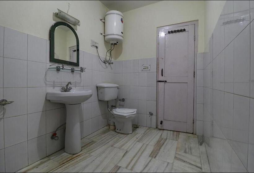 Fabhotel Shandela Near Mall Road