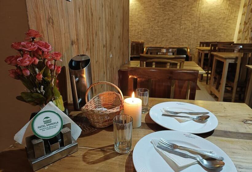 Fabhotel Shandela Near Mall Road