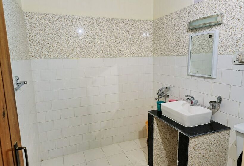 Fabhotel Shandela Near Mall Road