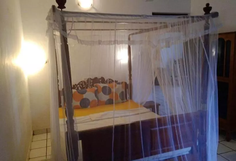 هتل White Bridge House & Resort