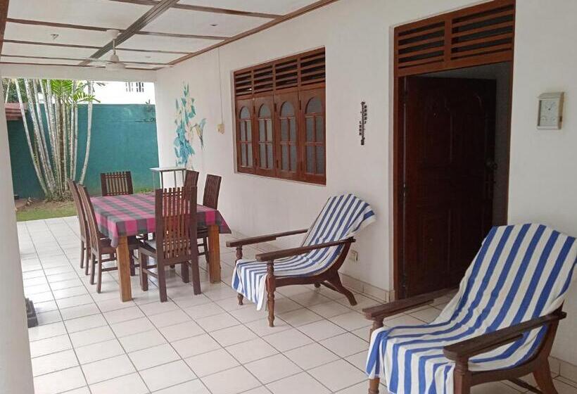 בית מלון כפרי White Bridge House & Resort