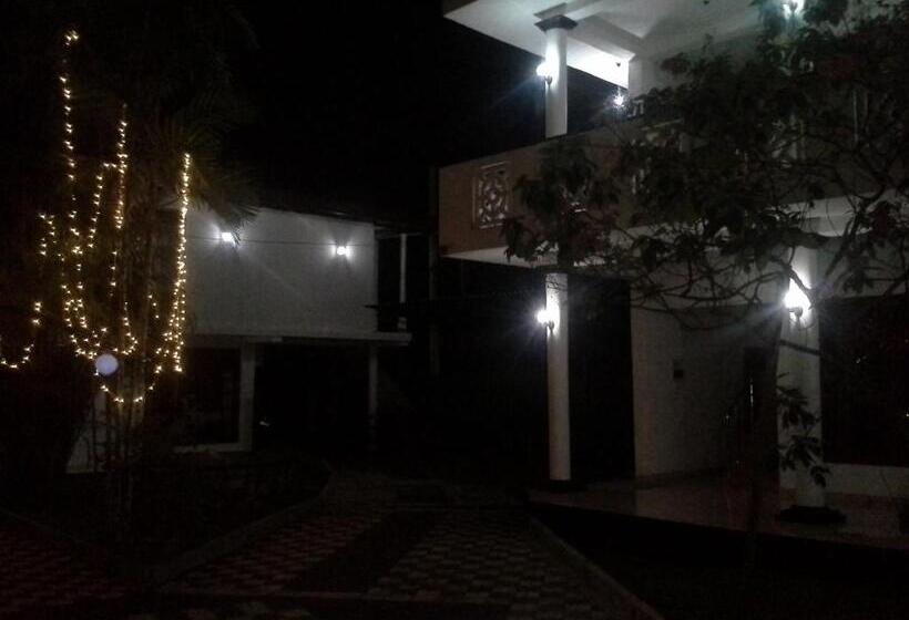 בית מלון כפרי White Bridge House & Resort