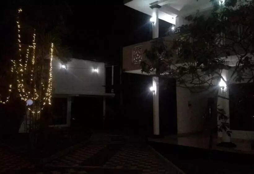 هتل White Bridge House & Resort