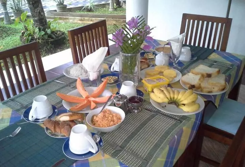 هتل White Bridge House & Resort