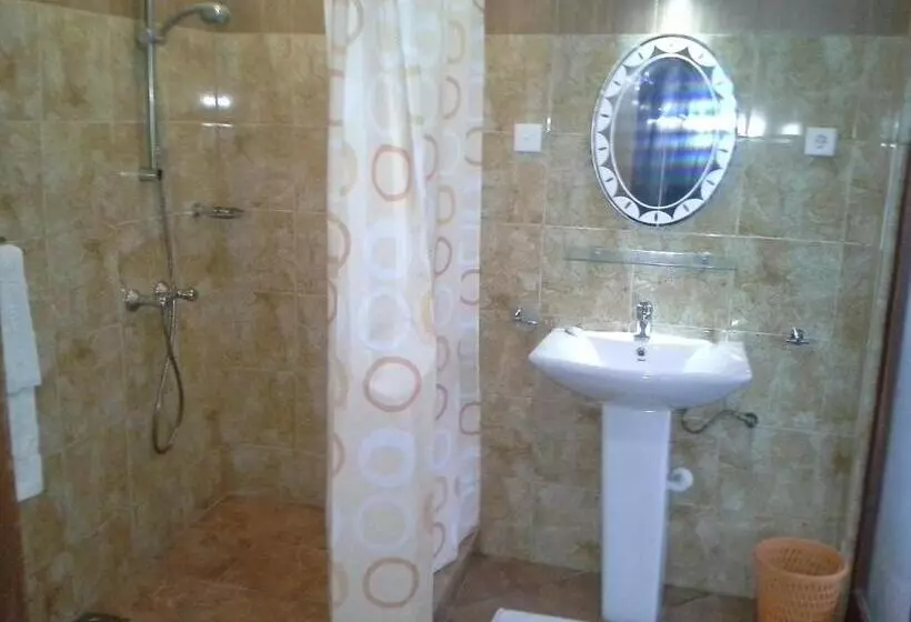 هتل White Bridge House & Resort